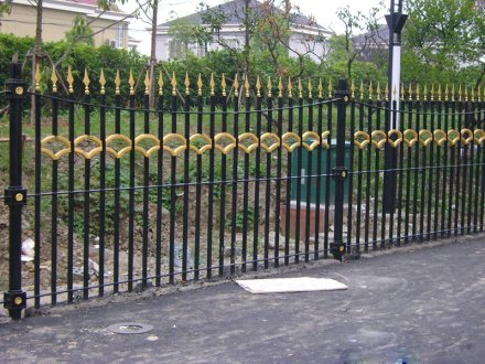 廠家直銷(xiāo)庭院圍欄B24圍欄