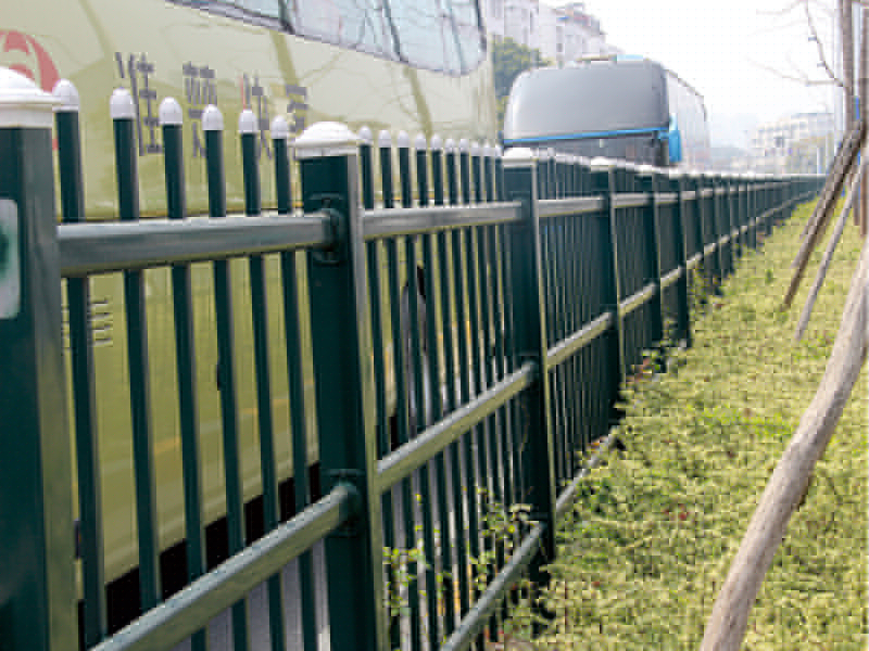 鋅鋼草坪護(hù)欄